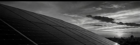 Placas solares al atardecer